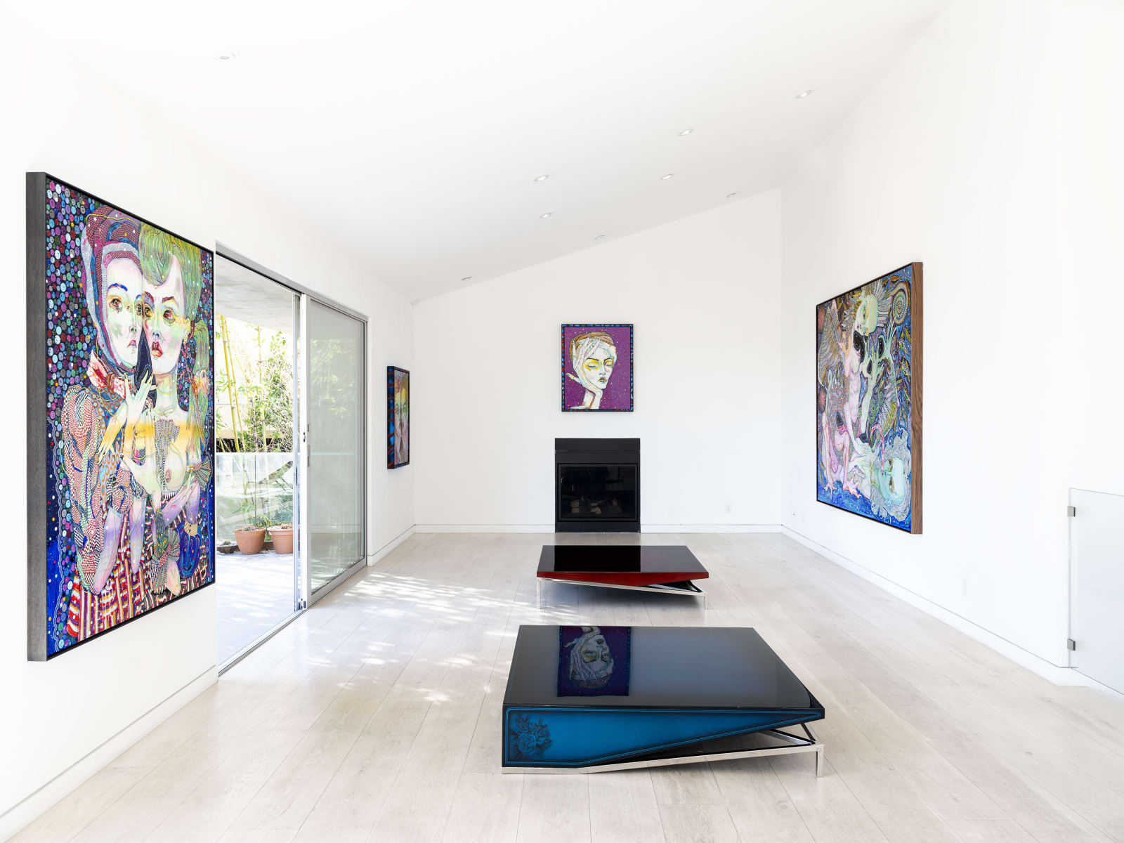 Del Kathryn Barton: love wants to give. albertz benda, Los Angeles. November 18 - December 16, 2022. Photo: Julian Calero.