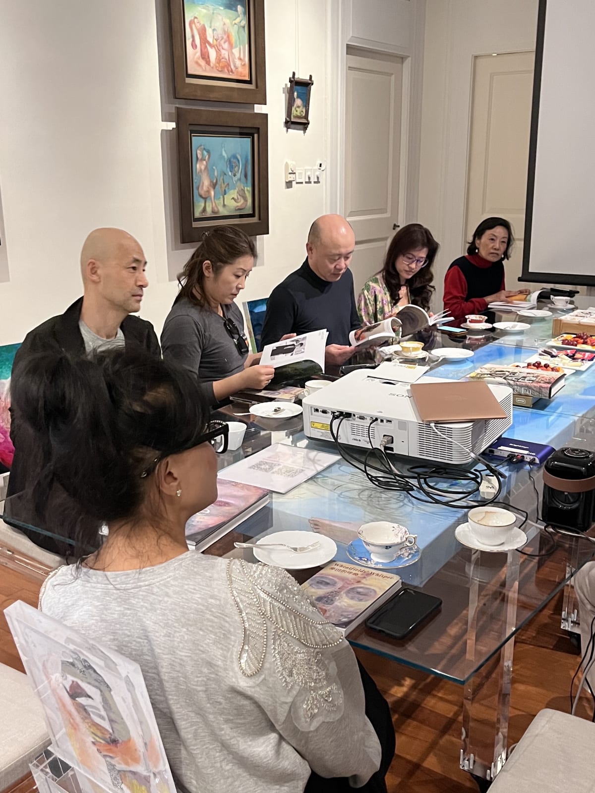 藝術交流與探討 Art ideas exchange and discussion