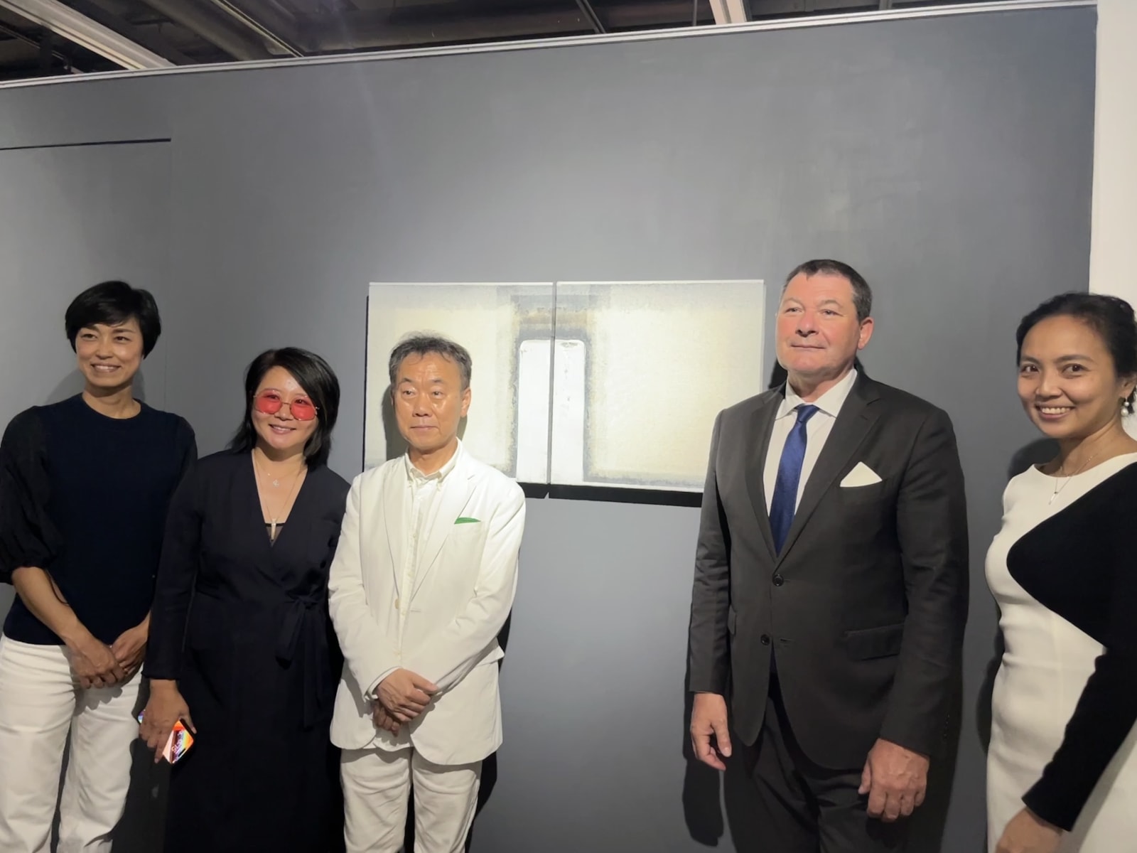 金日龍老師與法國領事夫婦合影 Artist Jin Rilong & French Consul
