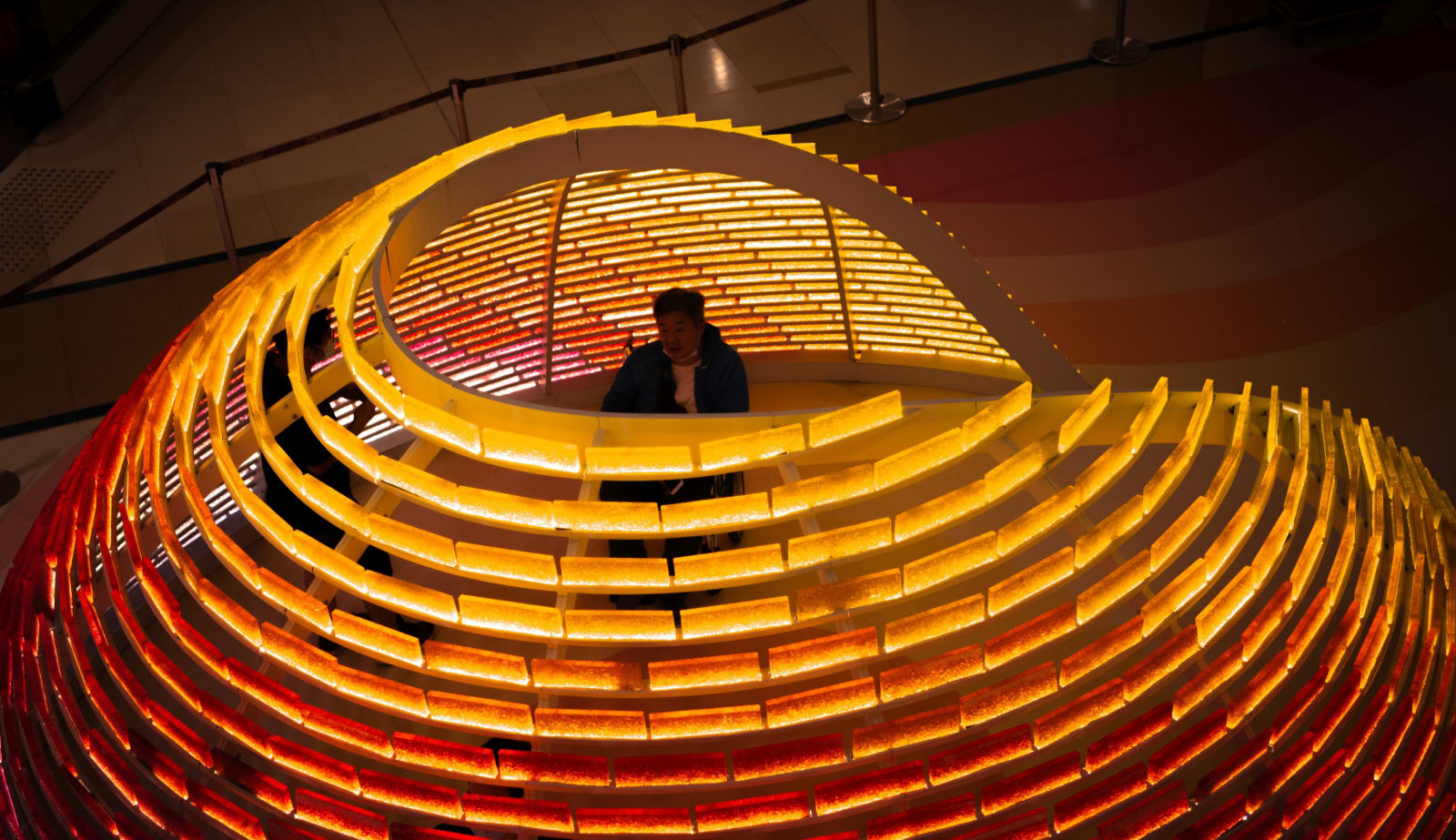RECYCLED GLASS IGLOO & BOTTLE CAPS AURORA / Hong Kong, Arnold Wong, Keith Chan & Stephen Ip / Hong Kong