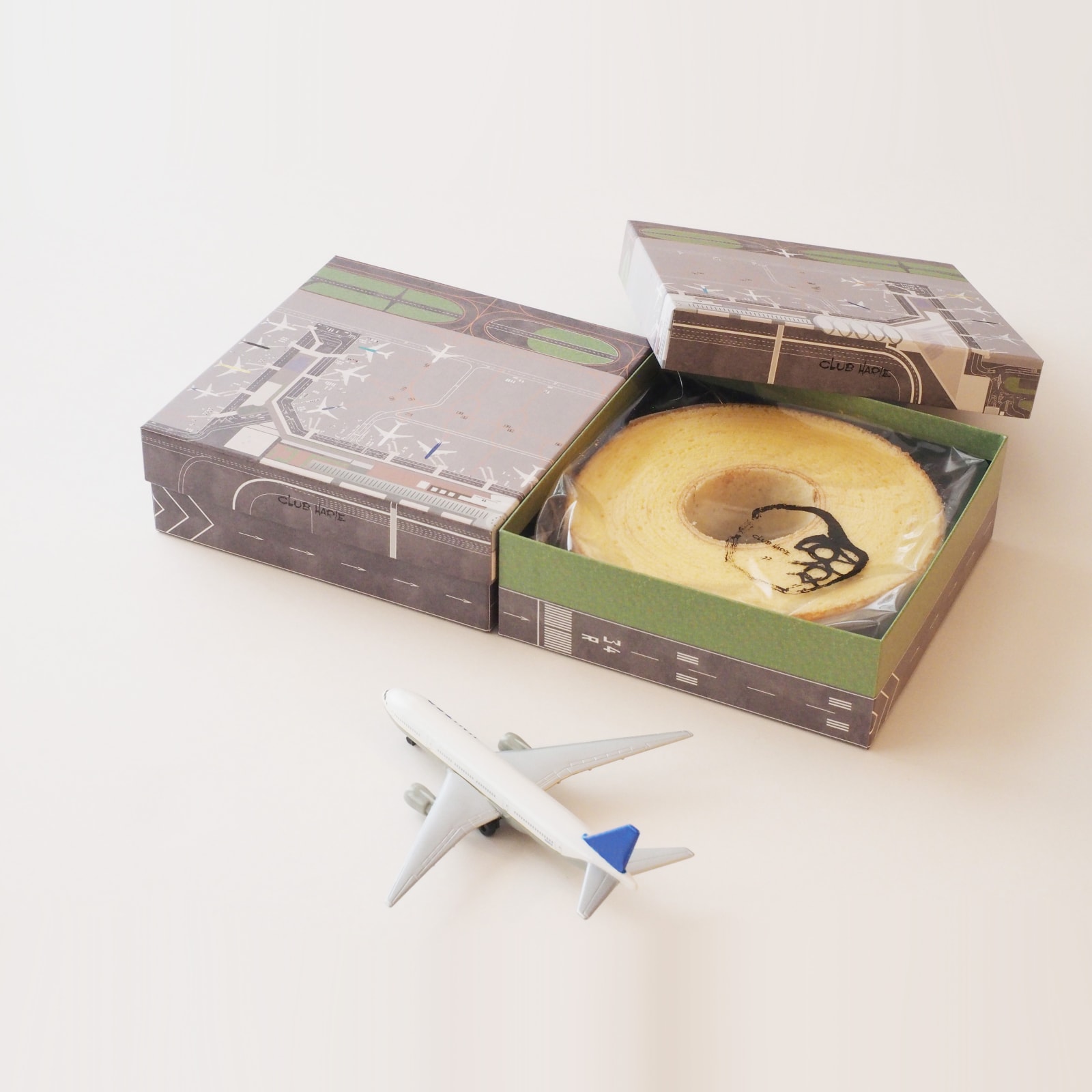CLUB HARIE Haneda Airport Limited Package, Ono and Associates Inc. / Japan