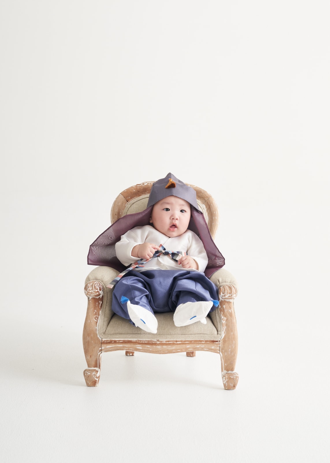 Wangshil Saekdong 100th Day Hanbok, SIKGUDESIGN / Korea
