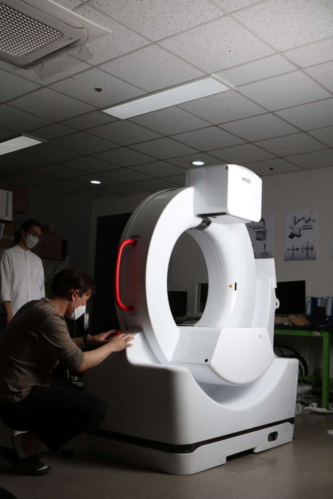 Mobile Hybrid Cone Beam CT Scanner, BDCI / Korea