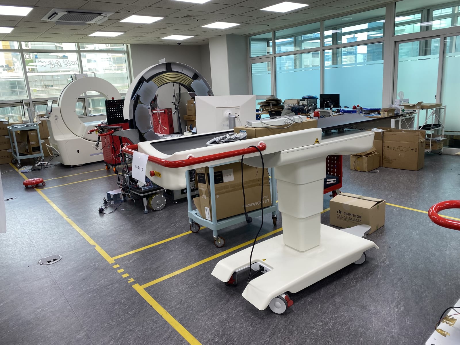 Mobile Hybrid Cone Beam CT Scanner, BDCI / Korea