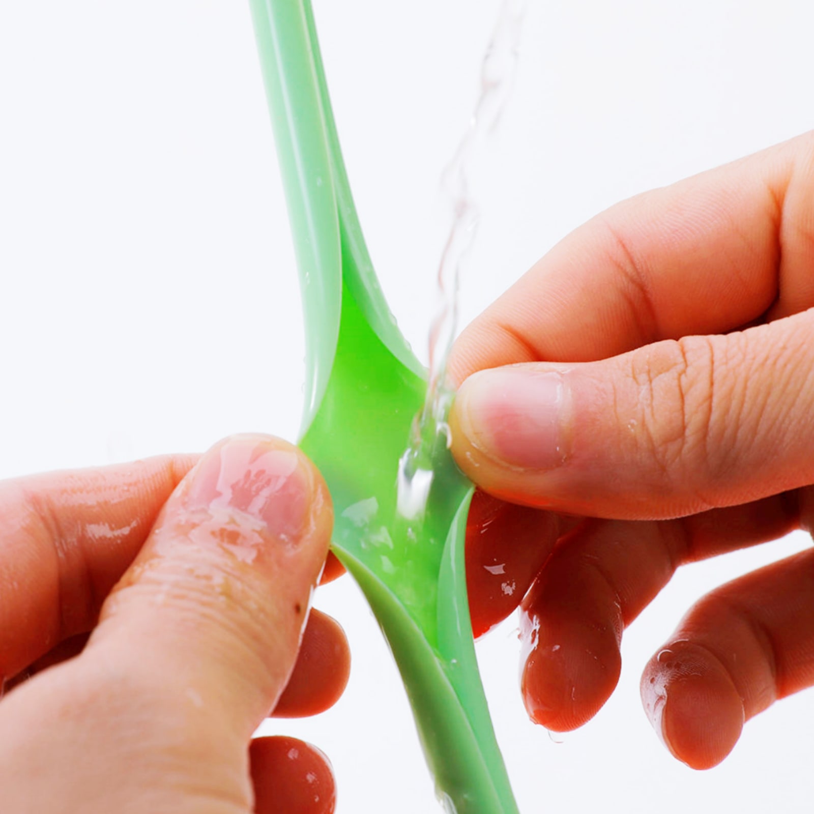 Easy-Clean Silicone Straw, GUANG ZHOU HAIYANG RUBBER & PLASTIC PRODUCTS CO., LTD. / The Mainland