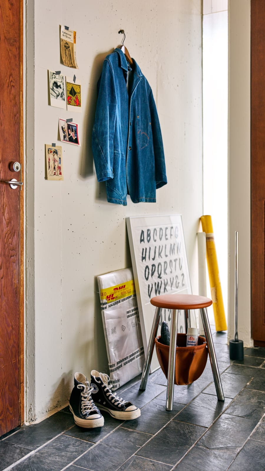 KON – Ideal small stools for entrances, TAKATA Lemnos Inc. / Japan