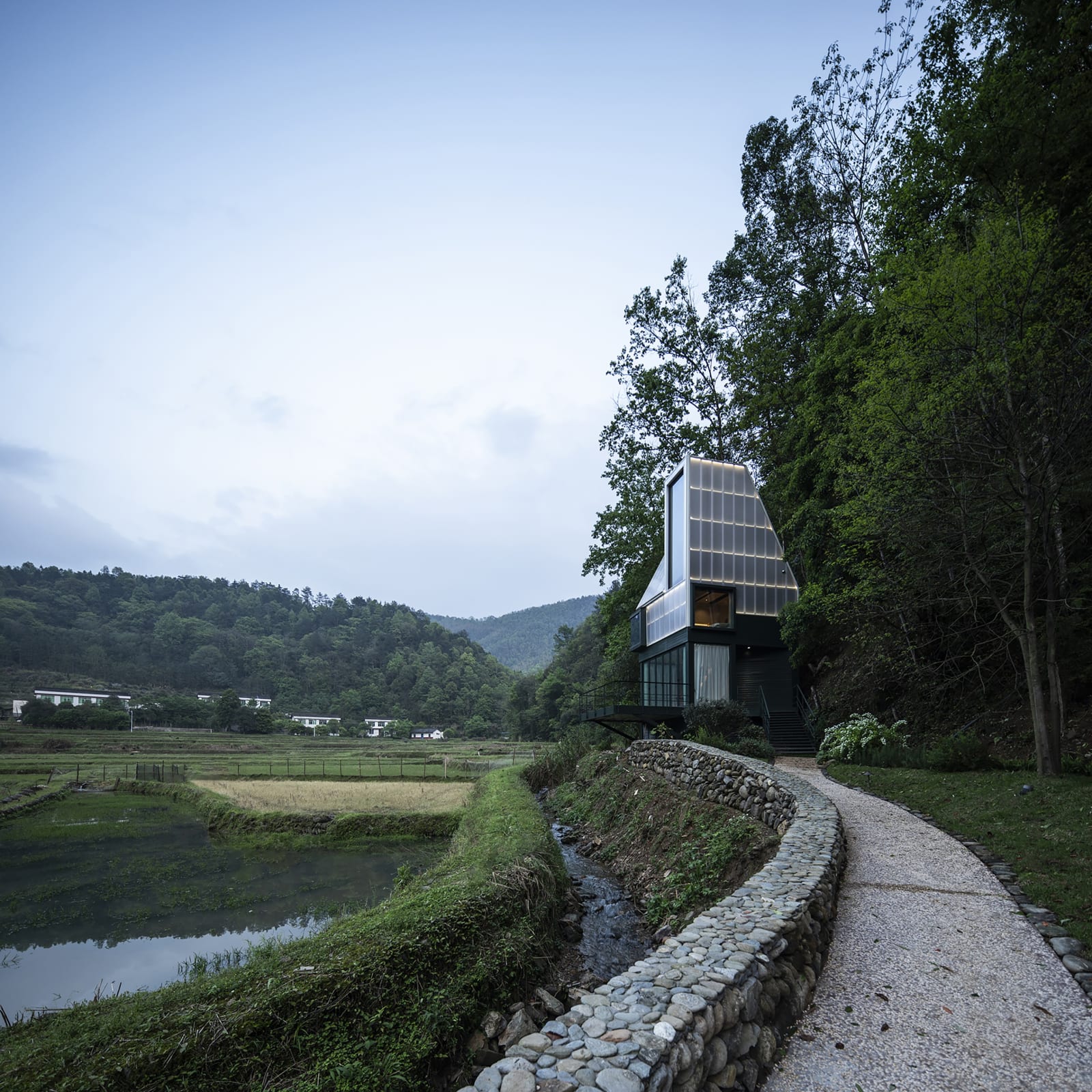 Spark Lodges / The Mainland, Eeri Co. Ltd / The Mainland