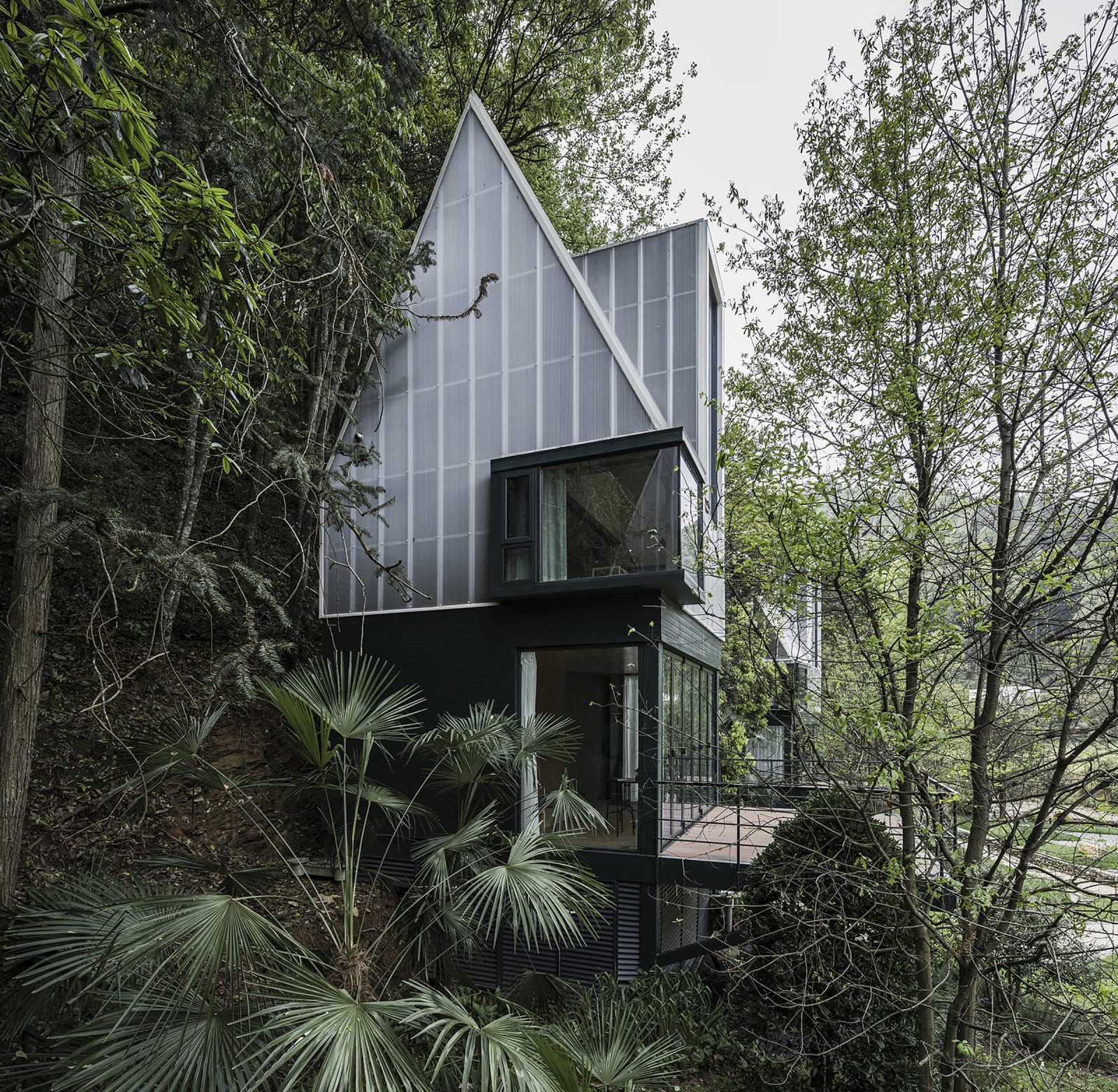 Spark Lodges / The Mainland, Eeri Co. Ltd / The Mainland