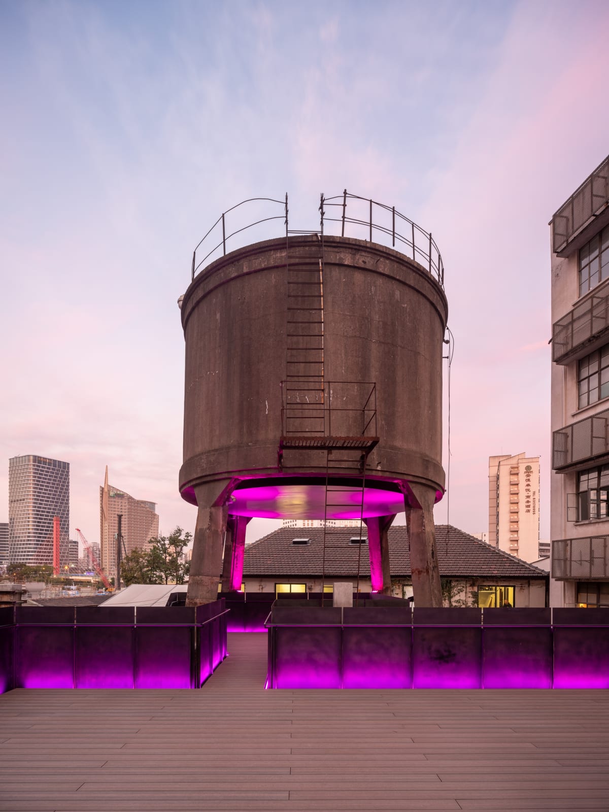 M50 Bird Water Tower / The Mainland, FLIP studio / The Mainland