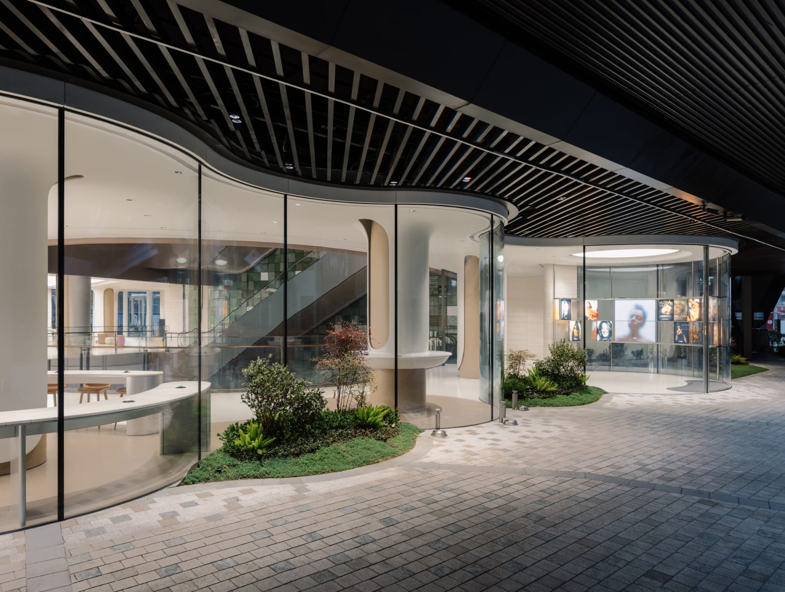 Huawei TKL Flagship Store / The Mainland, UNStudio / Hong Kong
