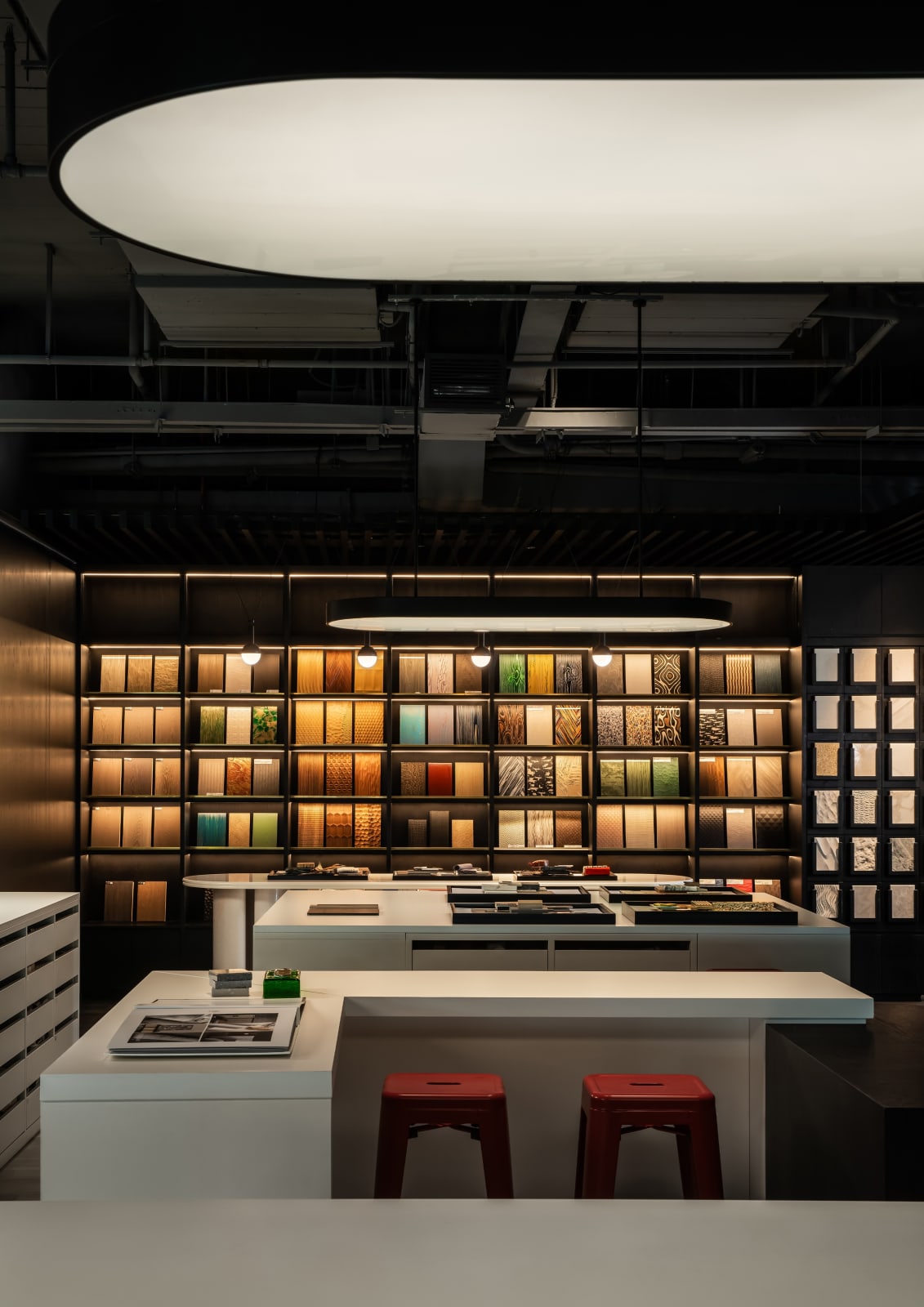 YANG & ASSOCIATES GROUP'S HEADQUARTERS / The Mainland, YANG & ASSOCIATES GROUP / The Mainland