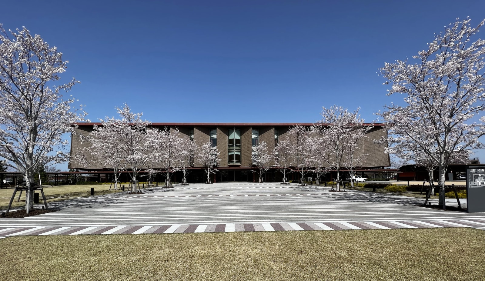 Ishikawa Prefectural Library / Japan, Environmental Design Institute / Japan
