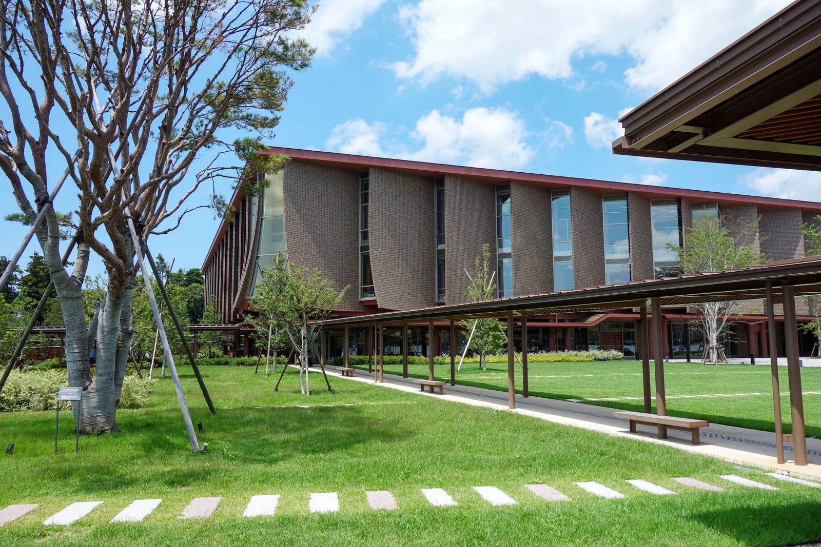 Ishikawa Prefectural Library / Japan, Environmental Design Institute / Japan