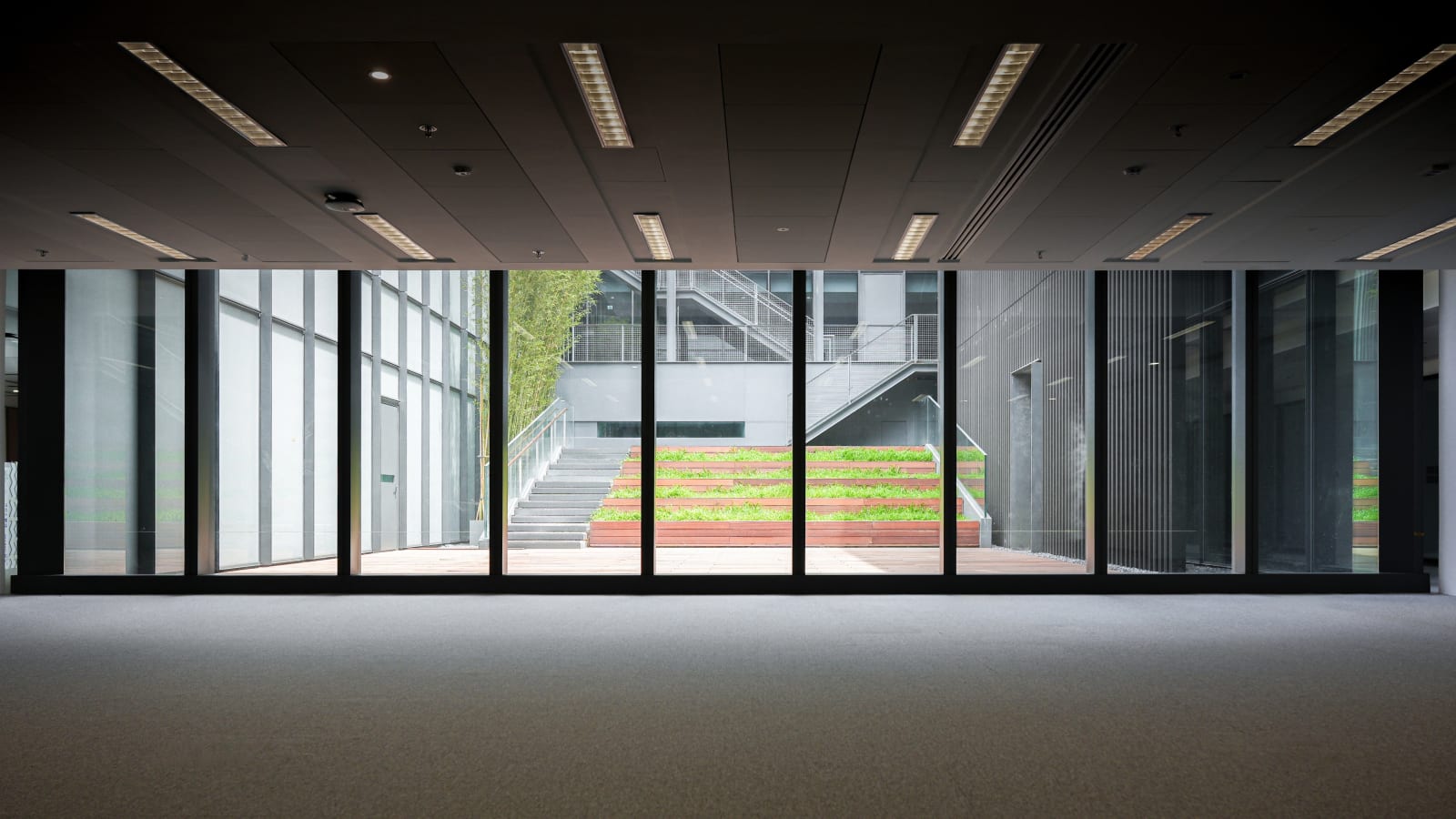 Hongkong Post Building / Hong Kong, Architectural Services Department, the Government of the Hong Kong Special Administrative Region / Hong Kong