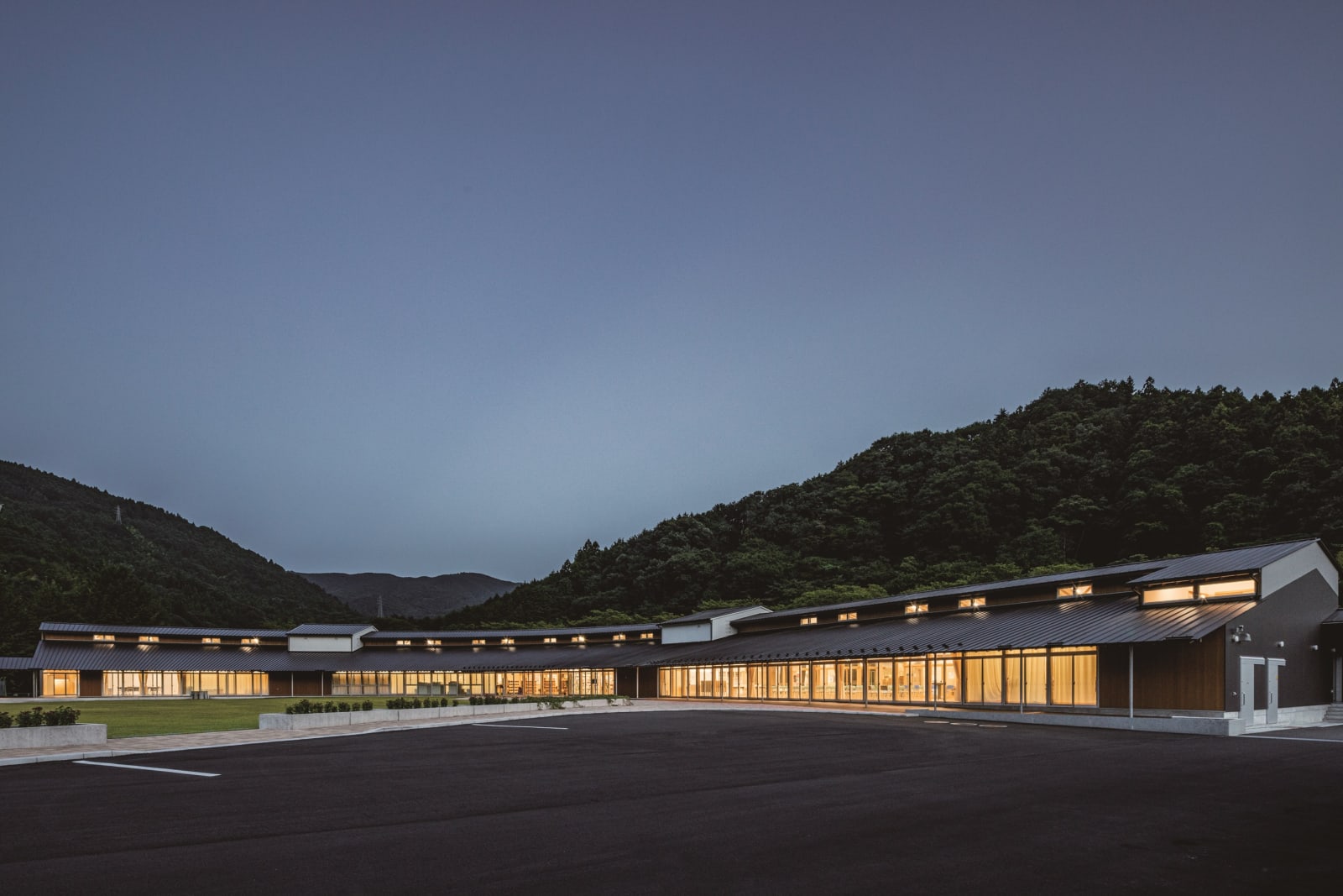 Nakazato Elementary and Junior High School / Japan, MIKAMI Architects / Japan