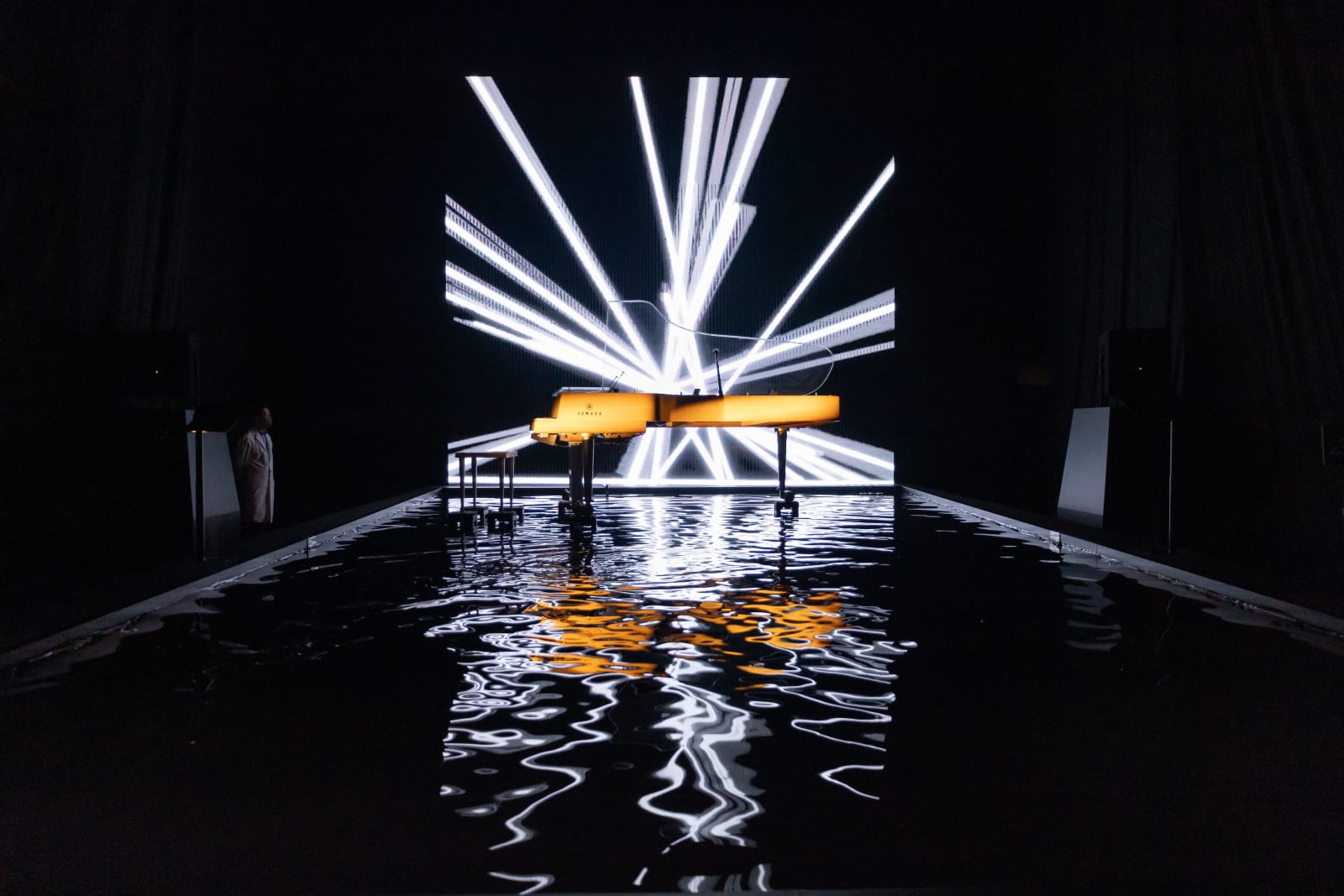 Immersive Experience “Syn : Unfolded Horizon of Bodily Senses” , Rhizomatiks / Japan
