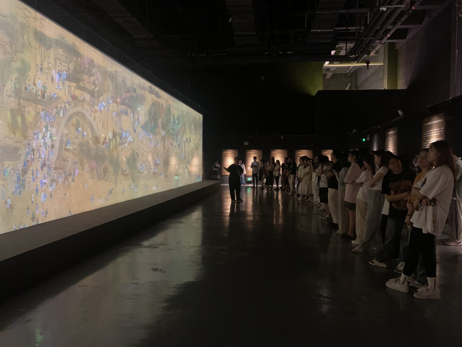 Entire Dynamic AI Scroll of the Qingming Shanghe Tu, Guangxi Nanning JuXiang Digital Technology Co., Ltd. / The Mainland