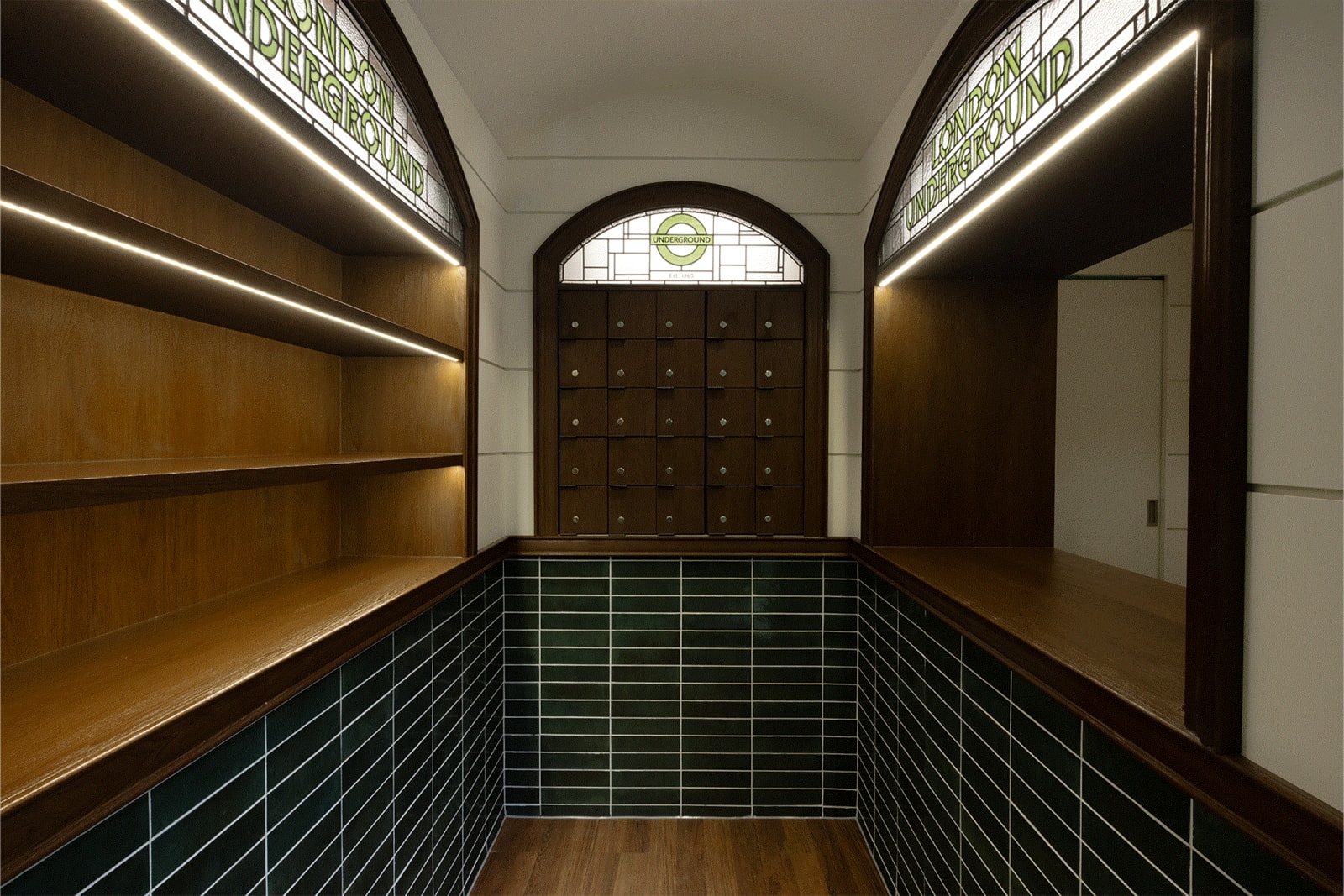 LONDON UNDERGROUND POPUP STORE / Korea, Showmakers / Korea