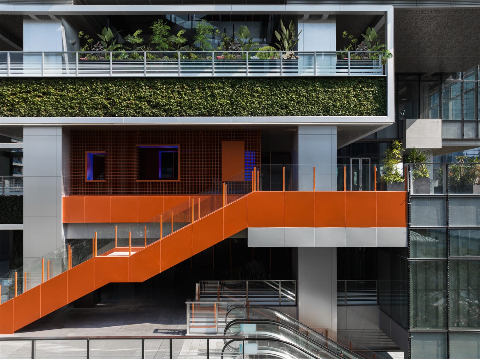 T33 Full Time Center / The Mainland, UCD/Urban Collection Design; CCD/Cheng Chung Design (HK) Ltd. / The Mainland