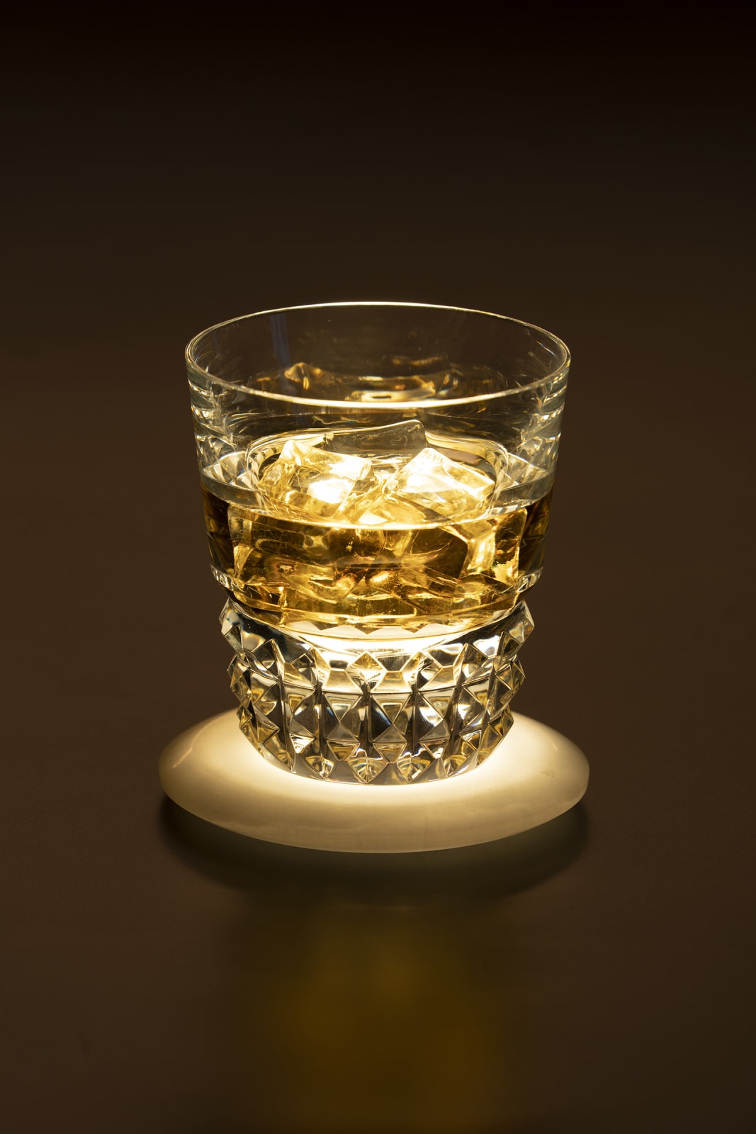 MOORGEN x Steve Leung - Salute, Steve Leung Design Group / Hong Kong