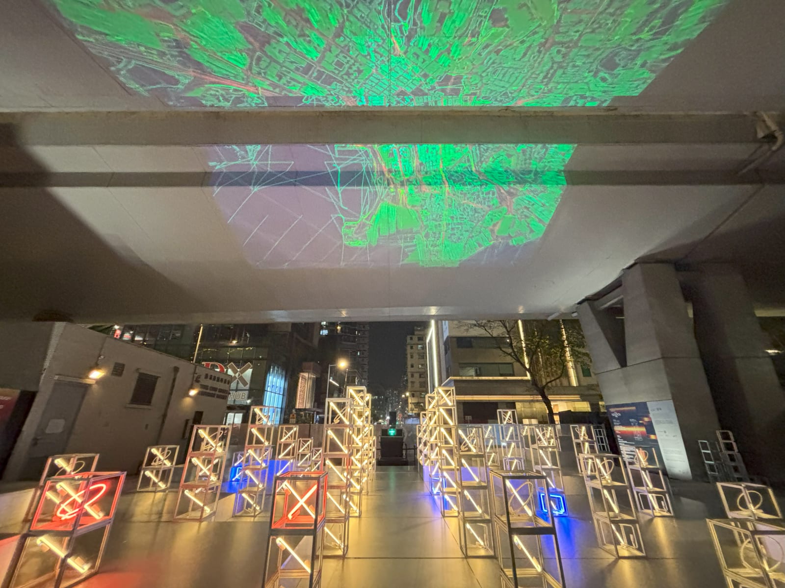 Ne-on-Ne-on@Sham Shui Po, Ken Fung and Kevin Mak @streetsignhk, and Choi Sai Ho / Hong Kong