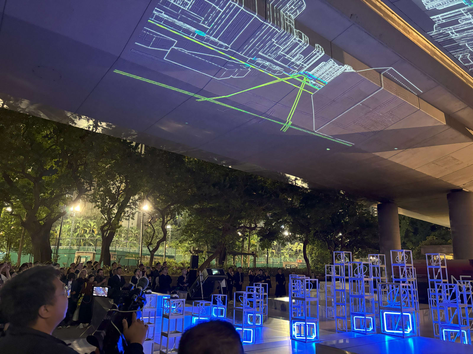 Ne-on-Ne-on@Sham Shui Po, Ken Fung and Kevin Mak @streetsignhk, and Choi Sai Ho / Hong Kong