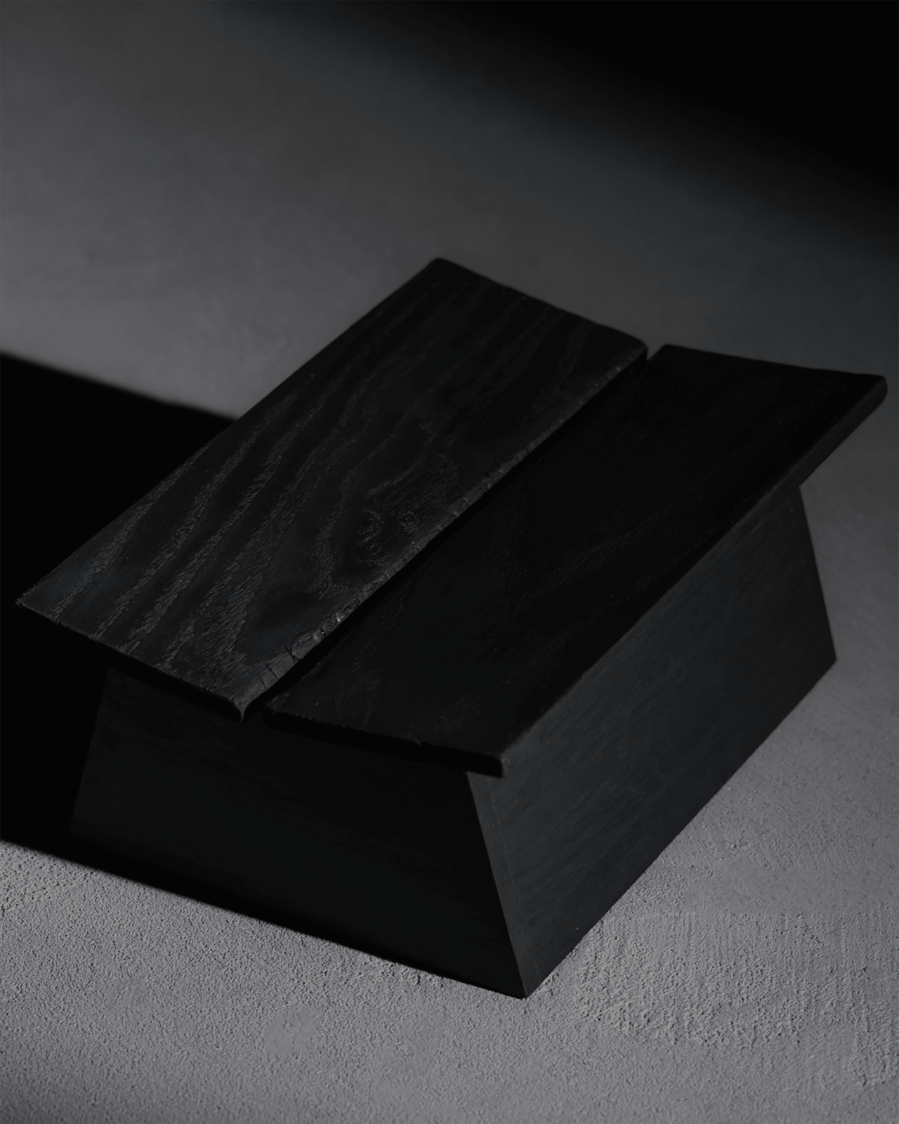 The Weight of Silence, MADE / Hong Kong