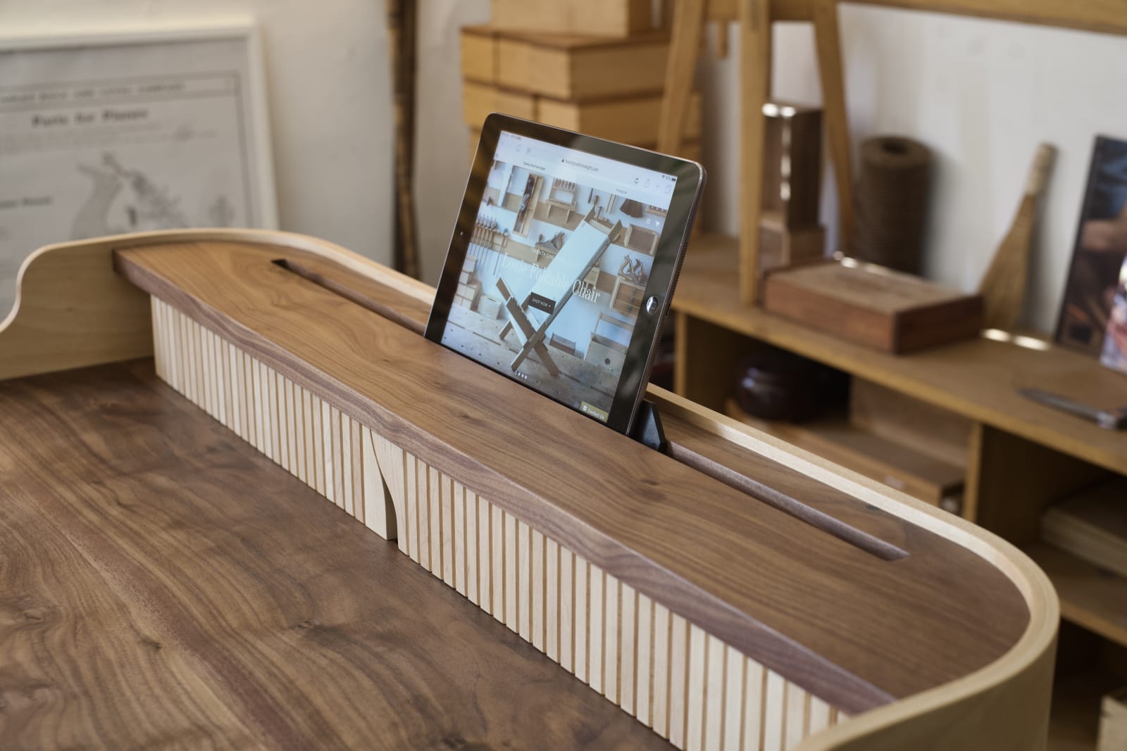 OLD NEW. NEW OLD DESK, Max Lam Designs Ltd / Hong Kong