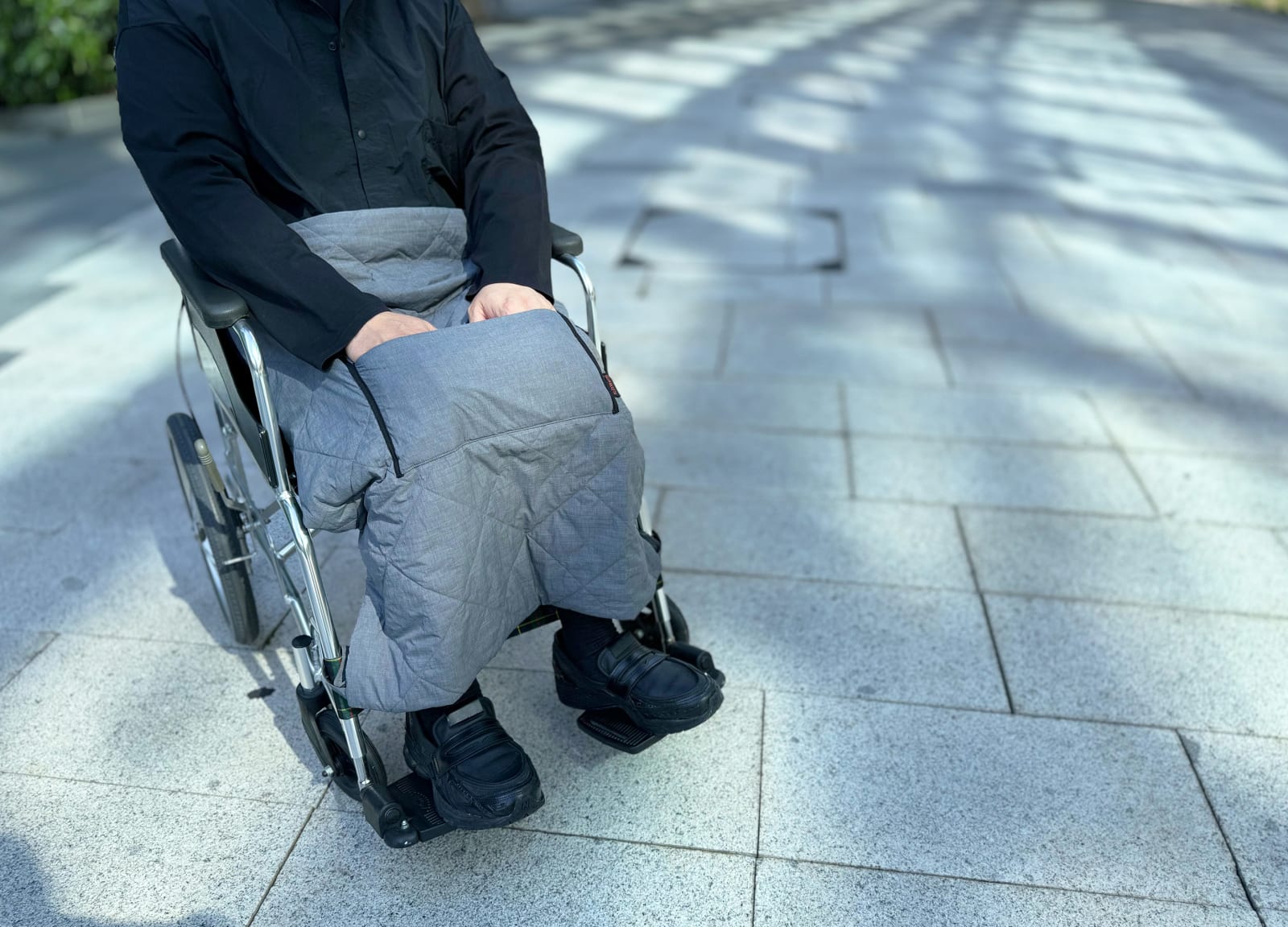 4-in-1 WarmerBlanket Cushion, KnitWarm Ltd / Hong Kong