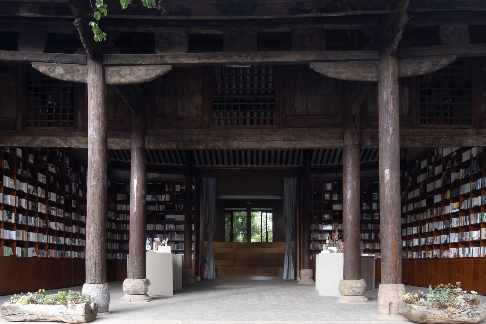 Weishan Chongzheng Academy Bookstore of Librairie Avant-Garde / Chinese Mainland, Trace Architecture Office (TAO) / Chinese Mainland