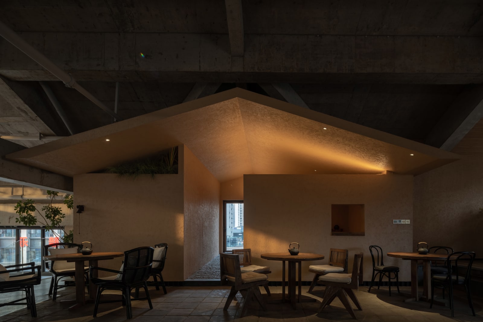 EAST'YA / Chinese Mainland, HOOOLD / Chinese Mainland