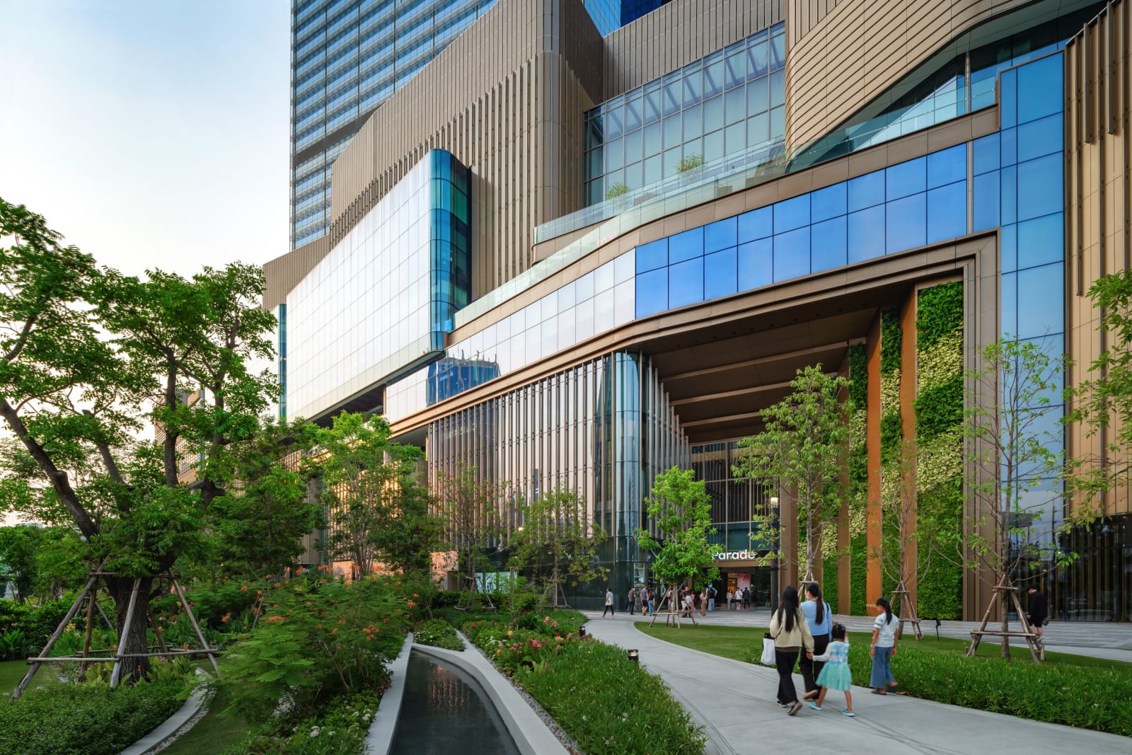 Parade at One Bangkok / Thailand, Lead8 / Hong Kong