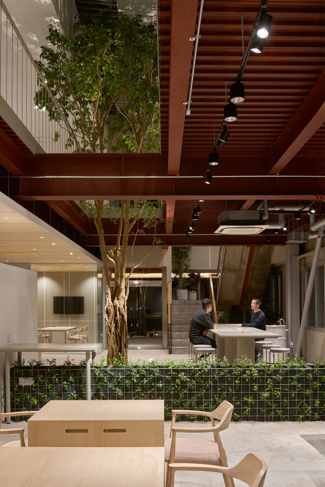 Renovation of KITAOKA GROUP headquarters / Japan, WATARU ARCHITECTS Inc. / Japan