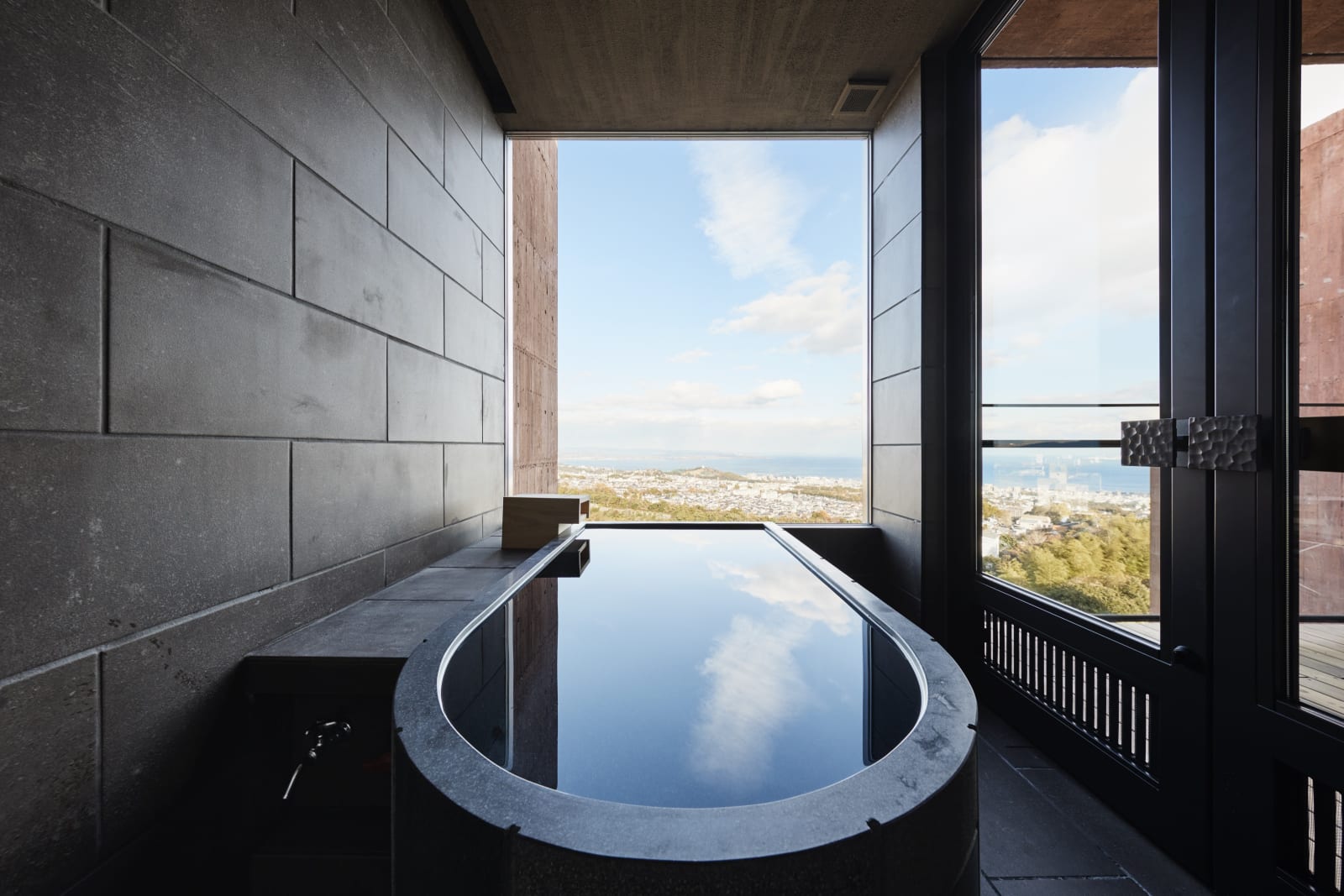 GALLERIA MIDOBARU / Japan, DABURA.m Inc / Japan