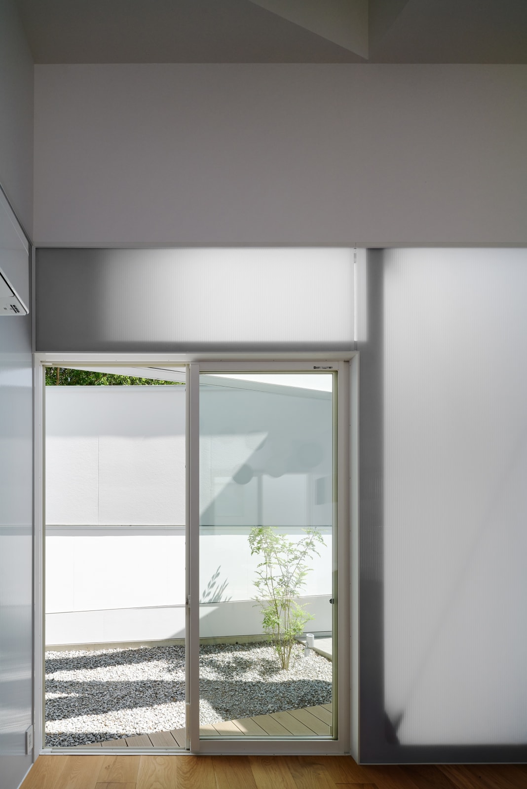 ThinKniT BASE / Japan, Hironaka Ogawa & Associates / Japan
