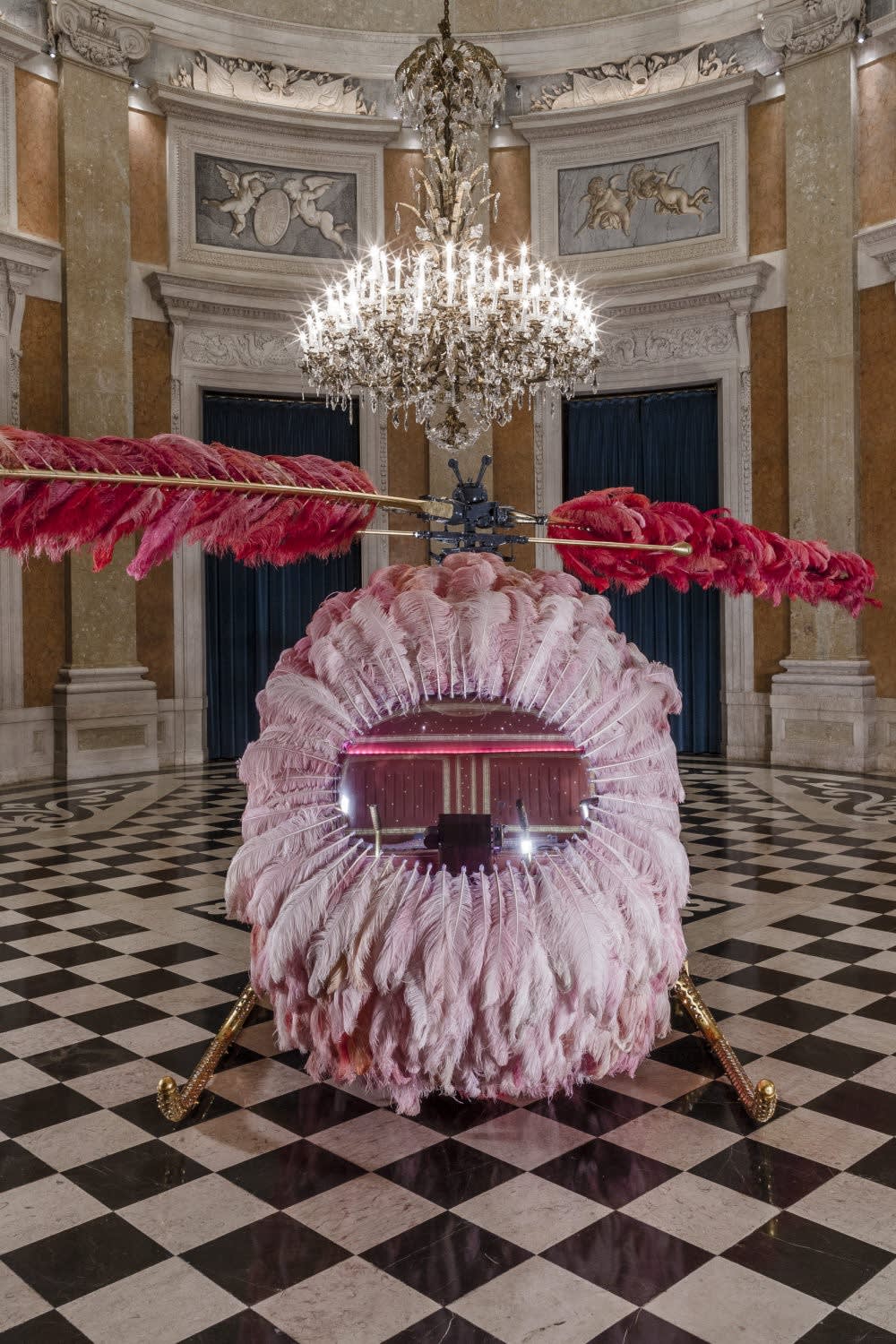 Joana Vasconcelos, Lilicoptère, 2012