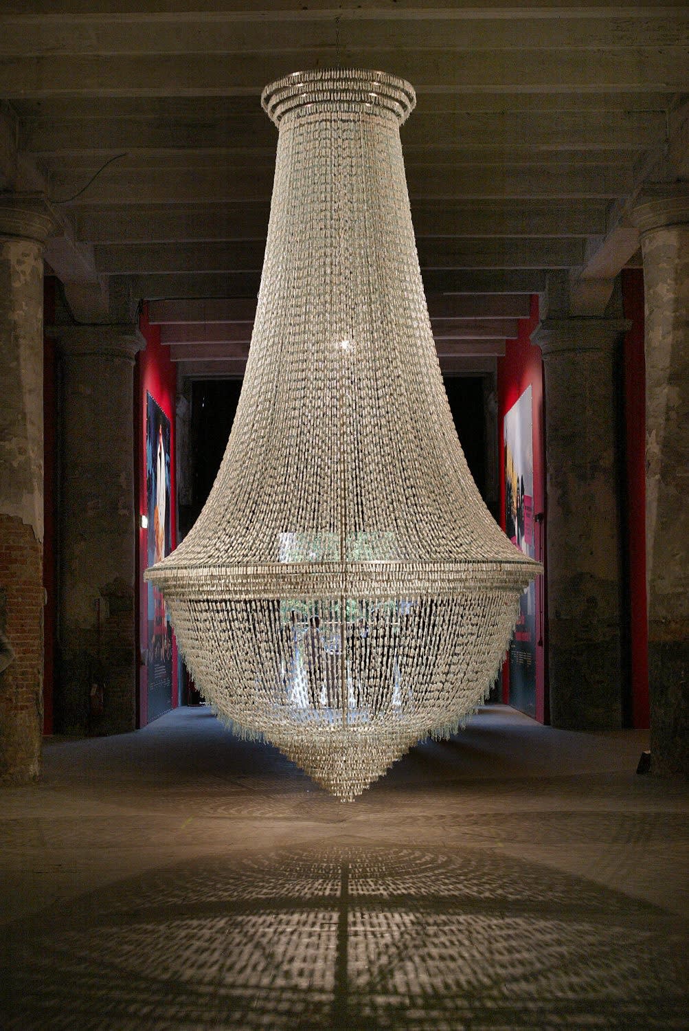 Joana Vasconcelos, The Bride, 2001-2005