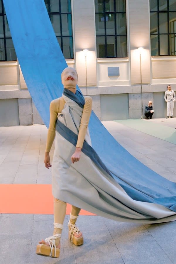 Guillermo Mora, No A Trio A, 2013