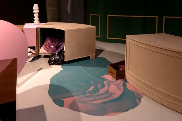 Guillermo Mora, THE CIRCULAR DESK, 2016