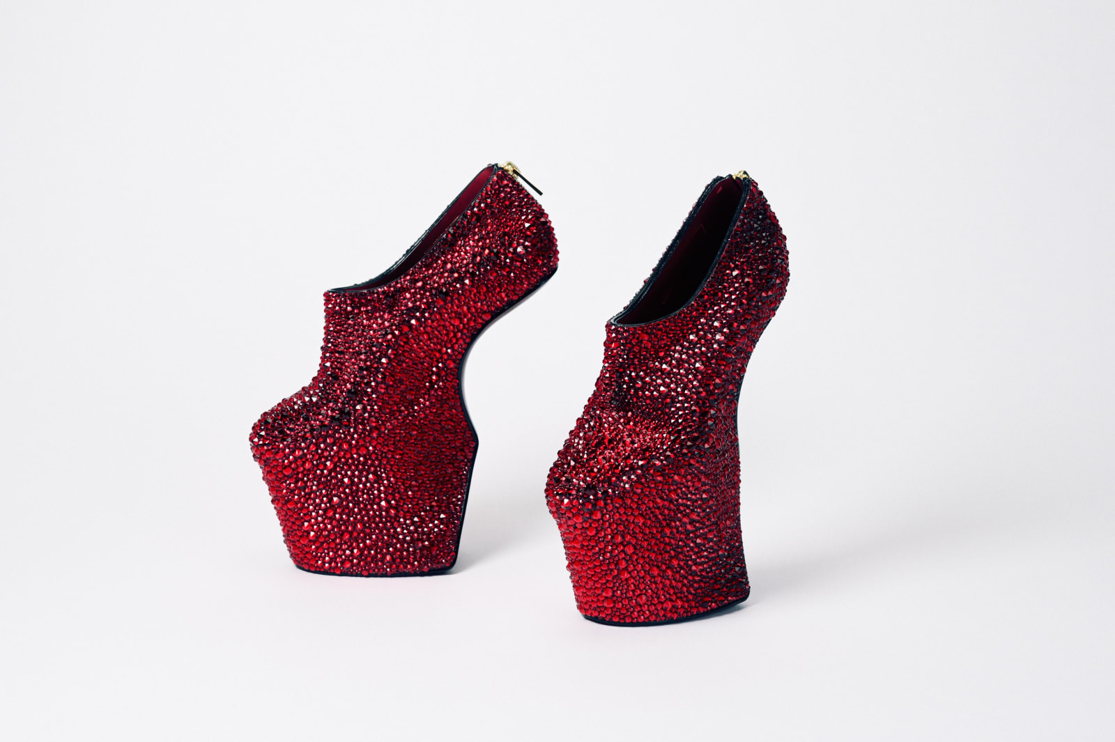 Noritaka Tatehana, Heel-less Shoes, 2020