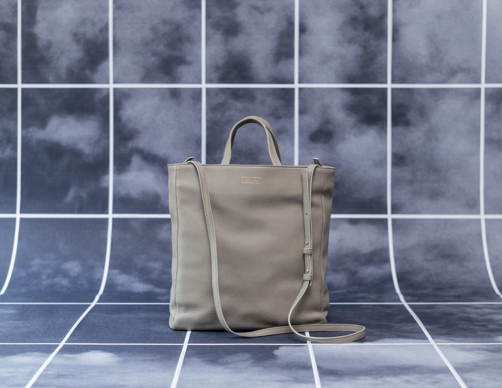 〈39〉SHOULDER TOTE BAG, GRAY, 2019