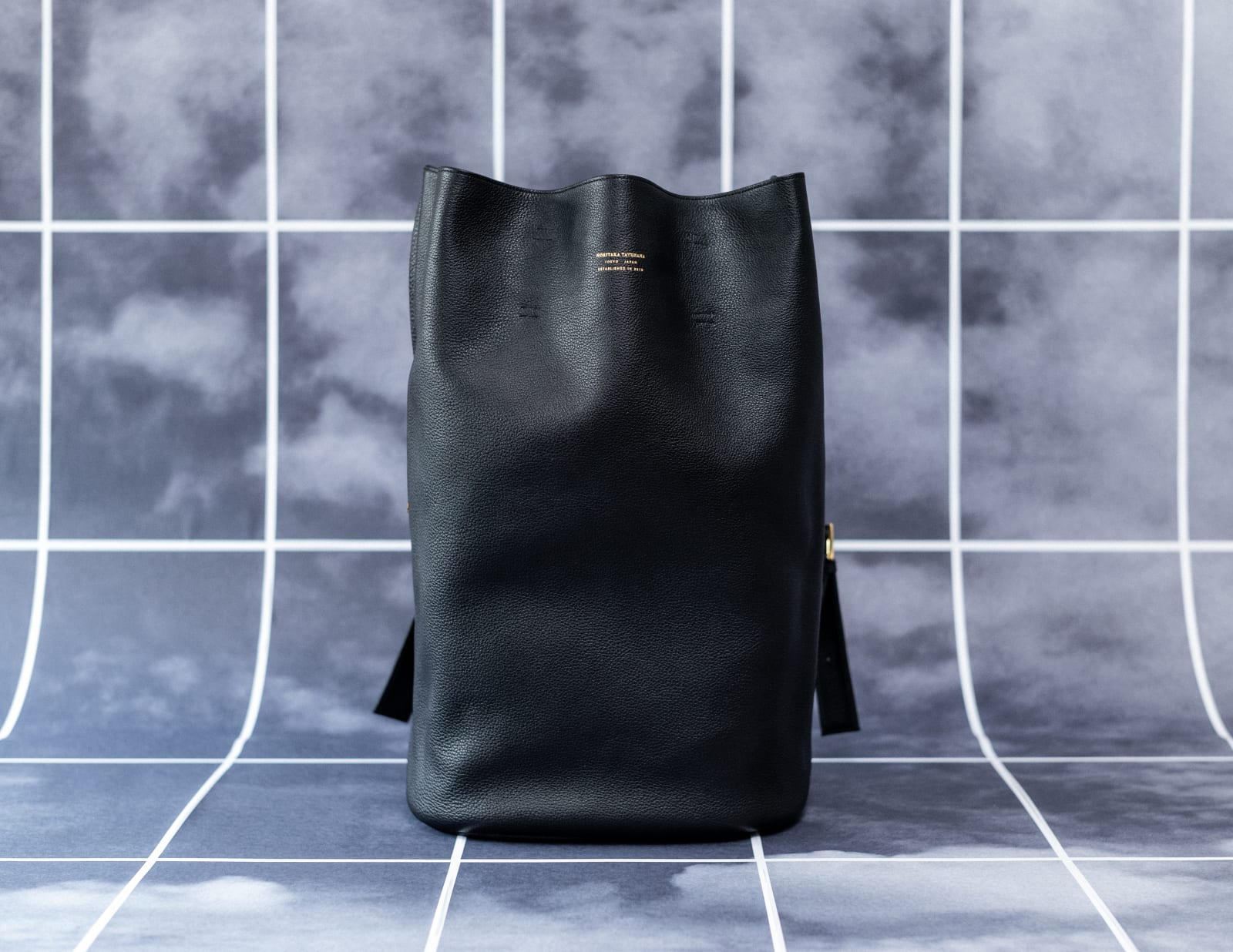 〈35〉BUCKET BACKPACK, BLACK, 2019