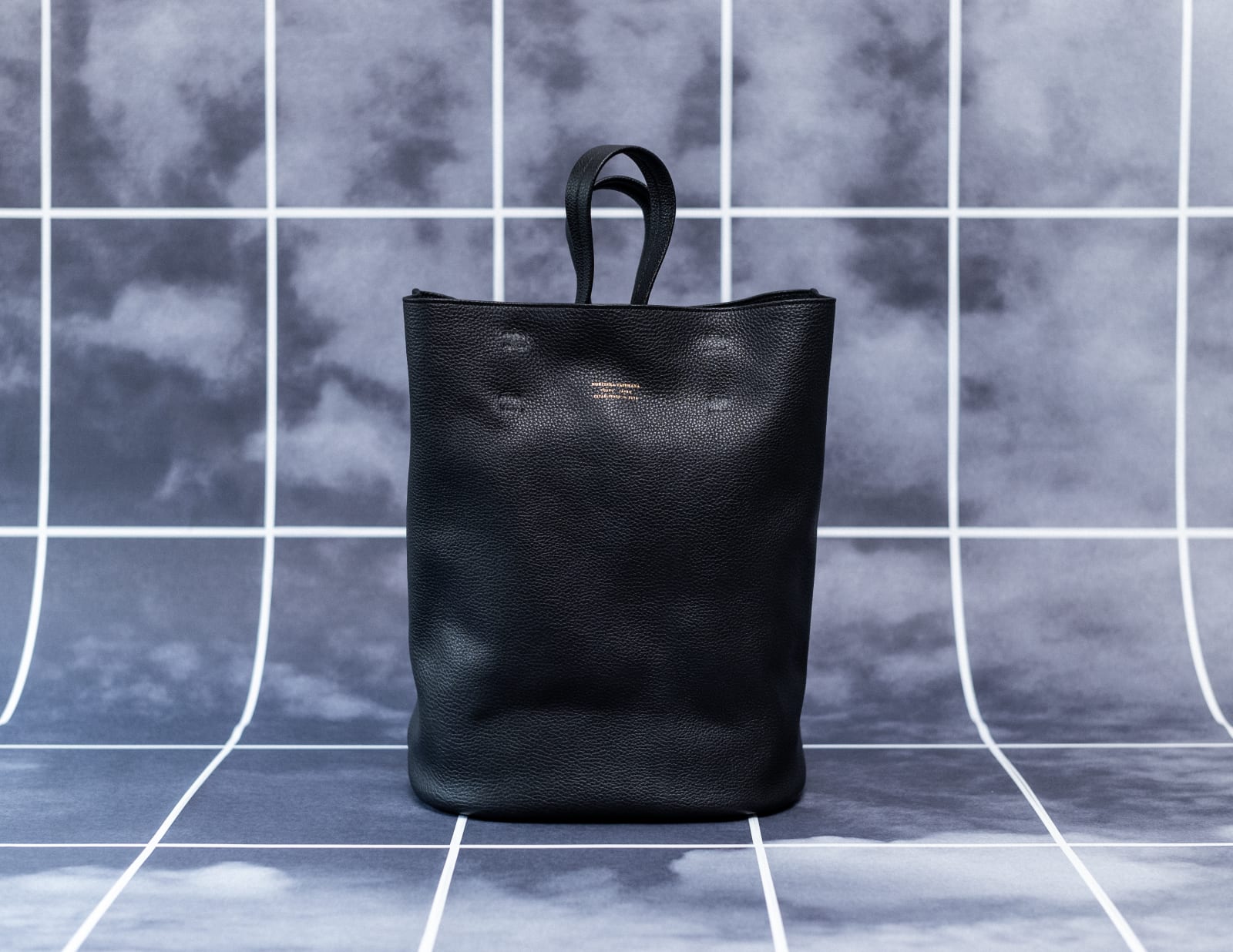 〈33〉BUCKET TOTE BAG, BLACK, 2019
