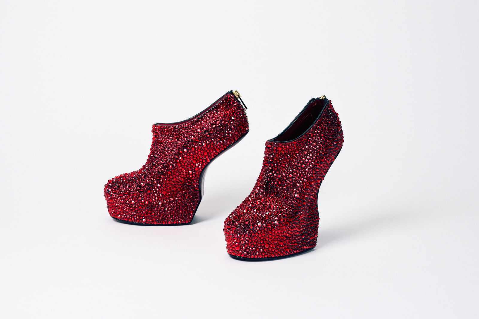Noritaka Tatehana, Heel-less Shoes, 2020