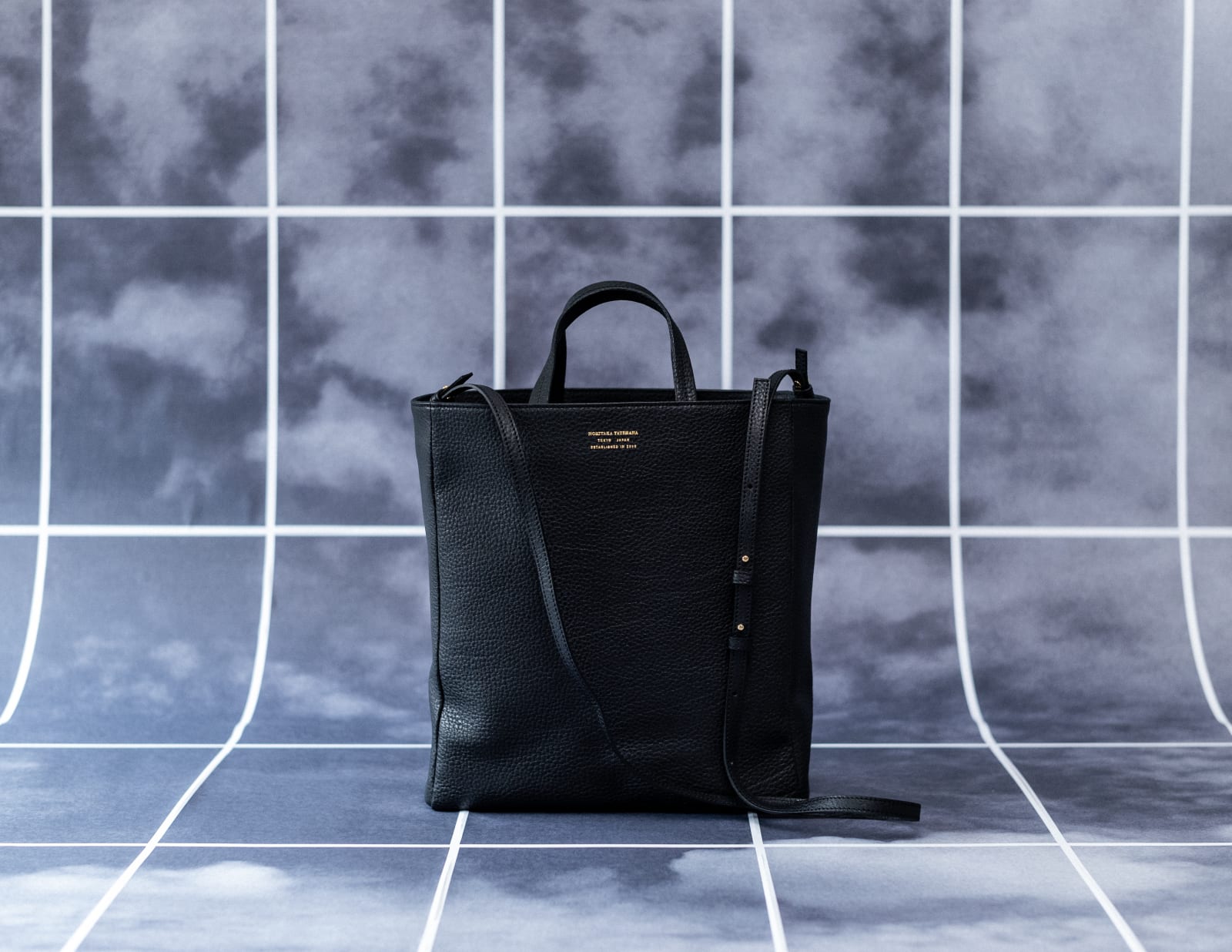 〈38〉SHOULDER TOTE BAG, BLACK, 2019