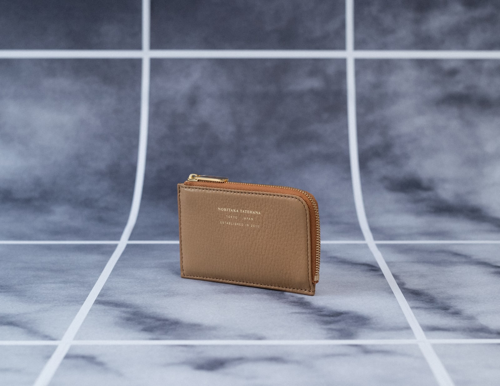 〈10〉ZIPPY MINI WALLET XS, CAMEL, 2019