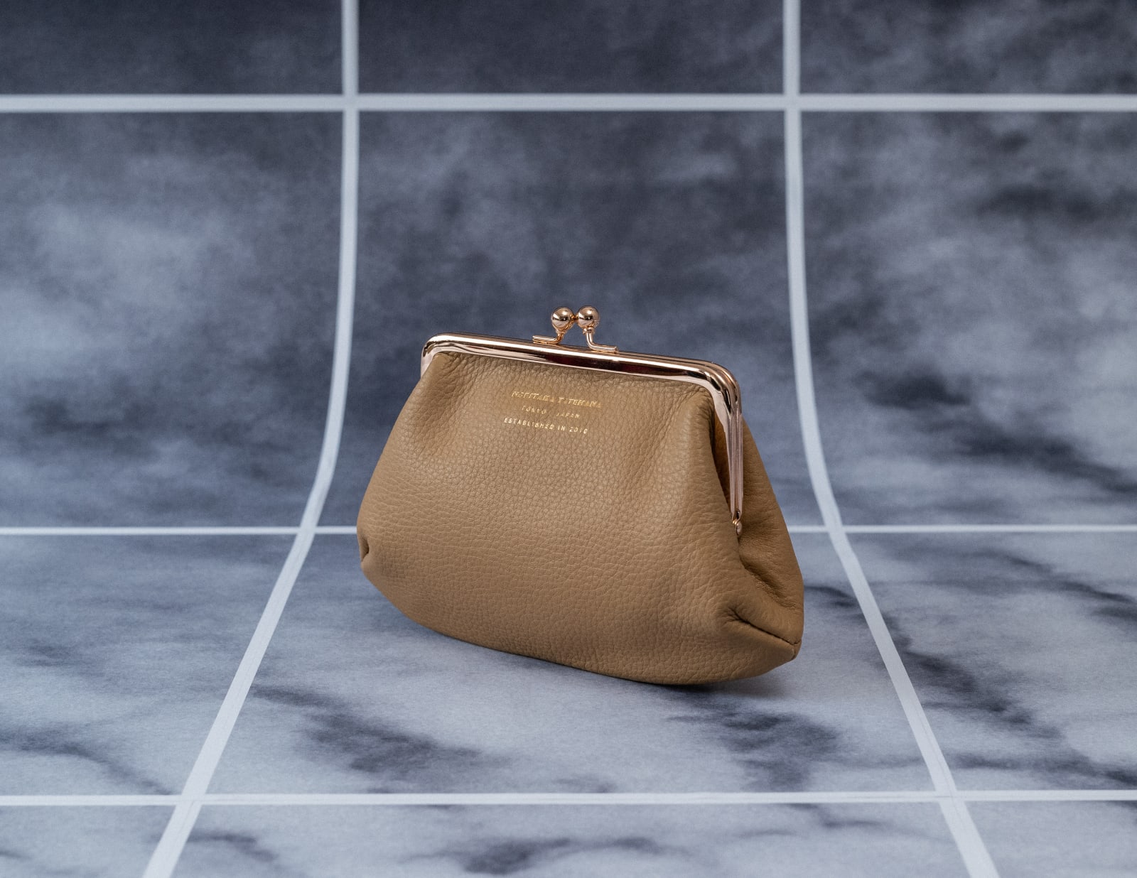 〈30〉GAMAGUCHI PURSE S, CAMEL, 2019