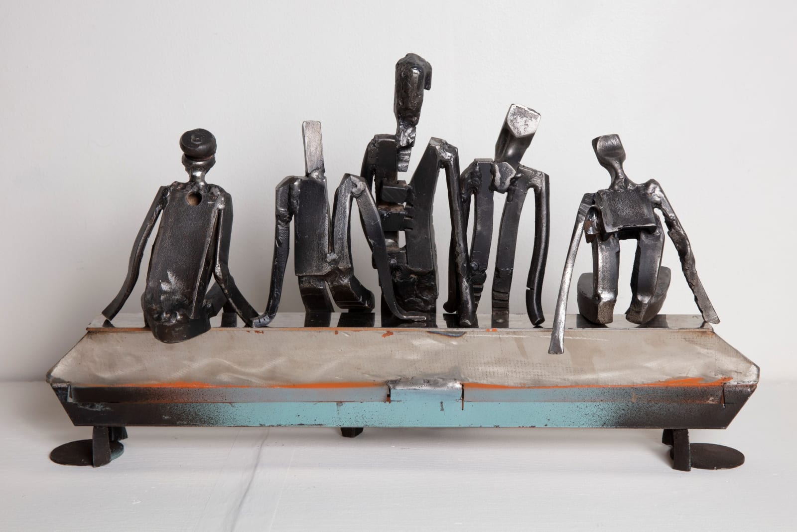 Olu Amoda, Hang-Out III - back view, 2022