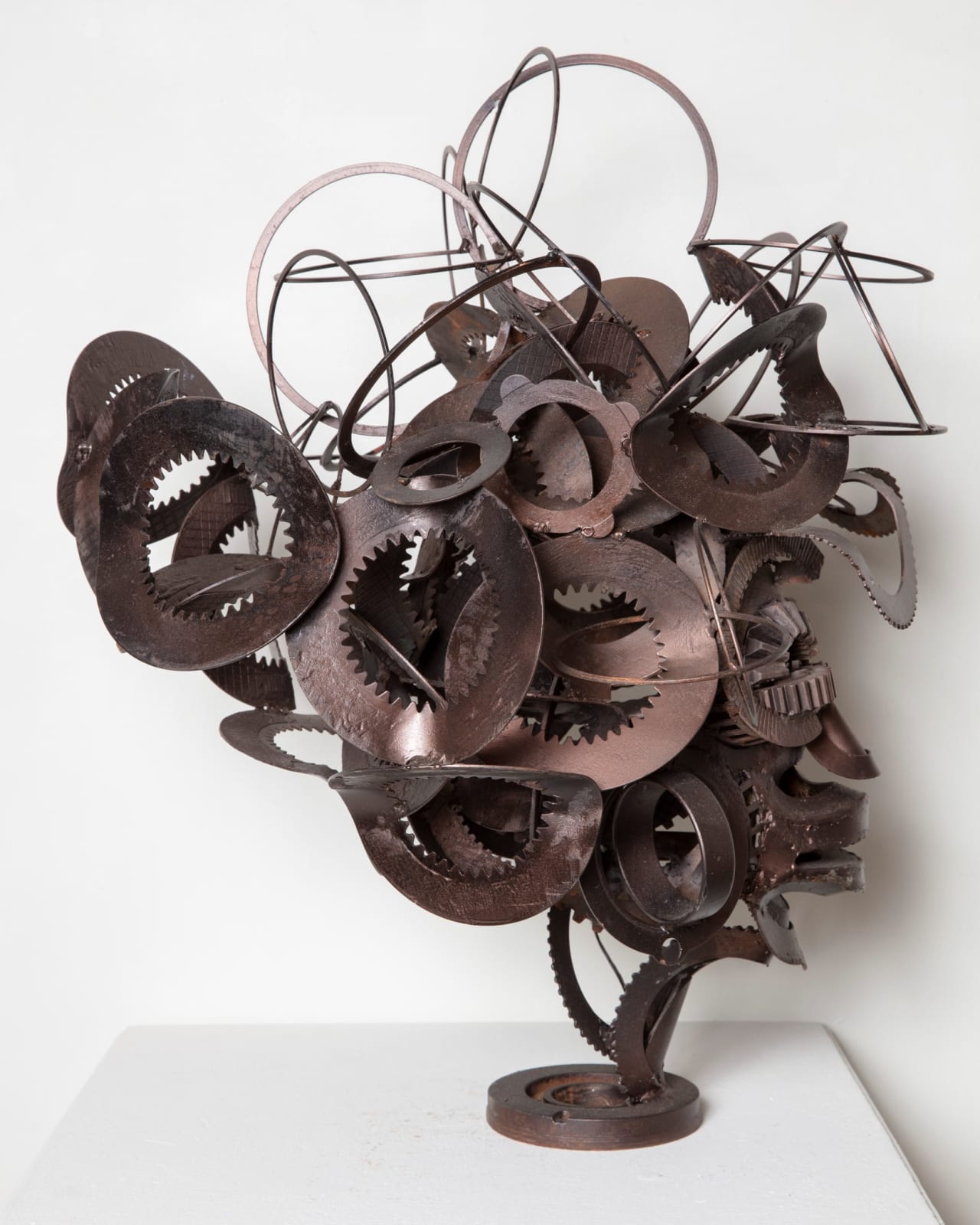 Olu Amoda, Head-Miles II - side view , 2020