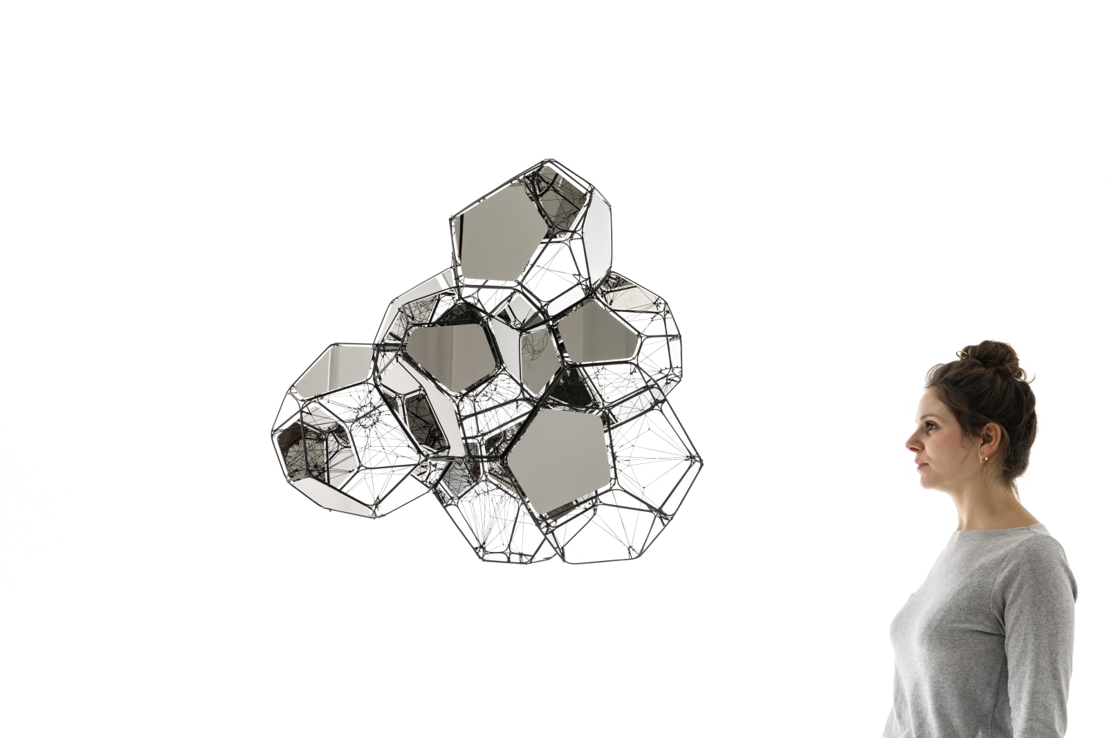 Tomás Saraceno, K2-237 b/M+M, 2018